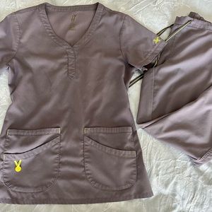 Vivi’s Grey Scrub Set